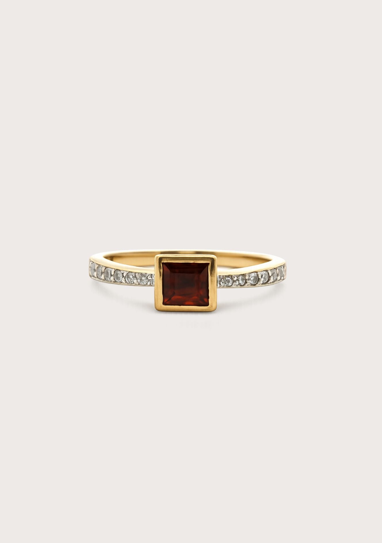 Estate 9ct Yellow Gold Garnet & Diamond Ring