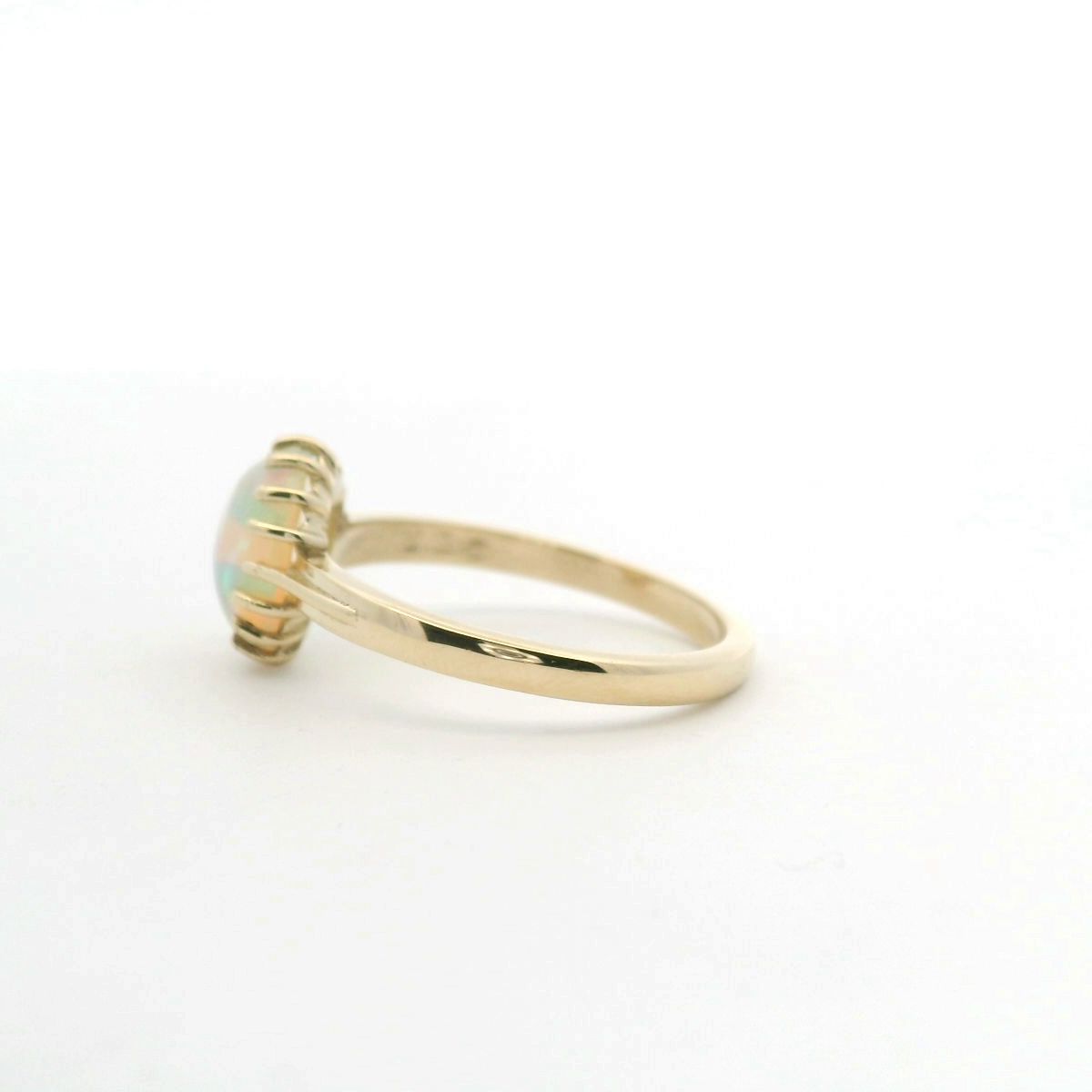 Opal 9ct Yellow Gold Claw Set Ring