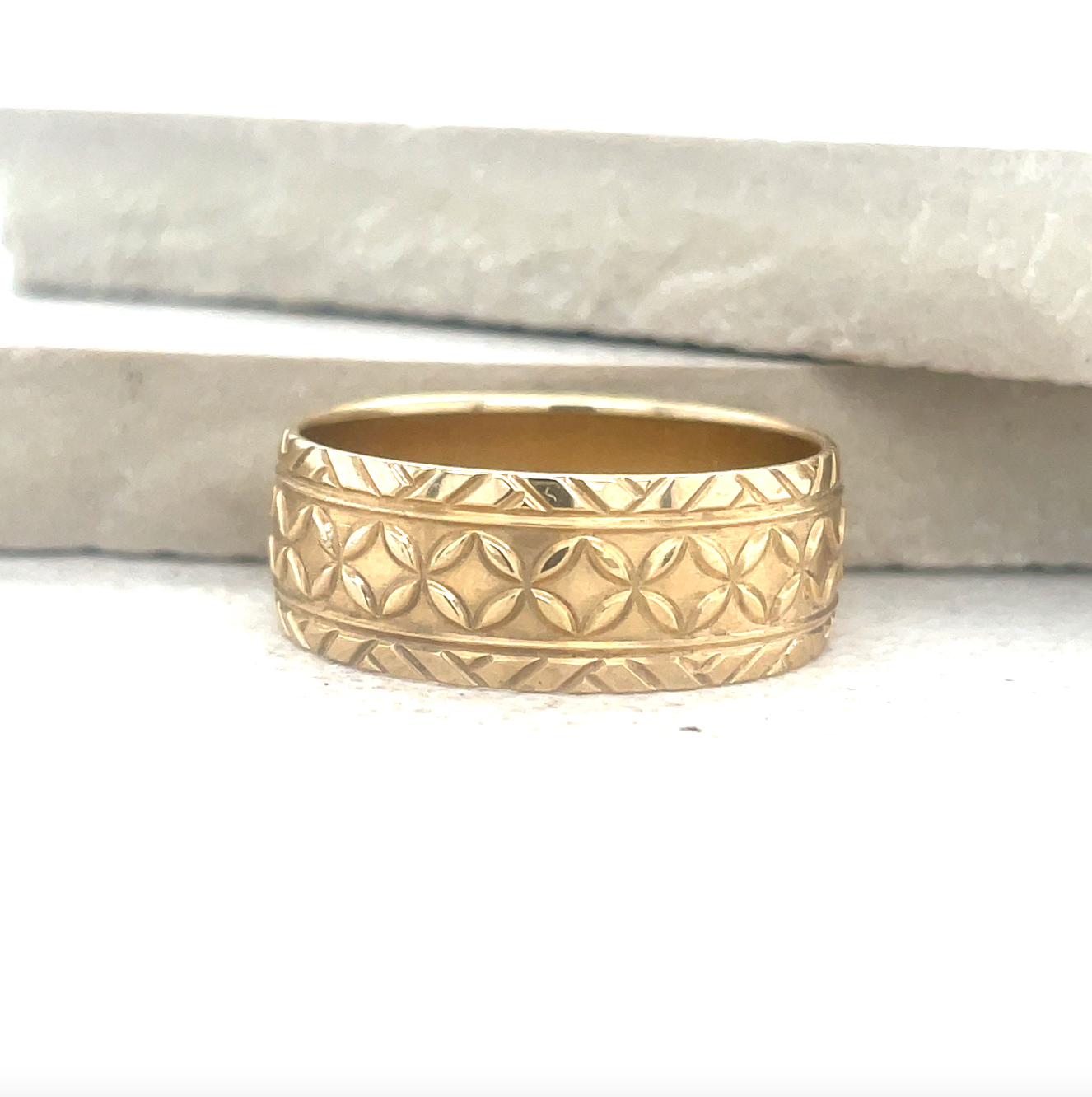 9ct Yellow Gold Pasifika Engraved 6mm Band