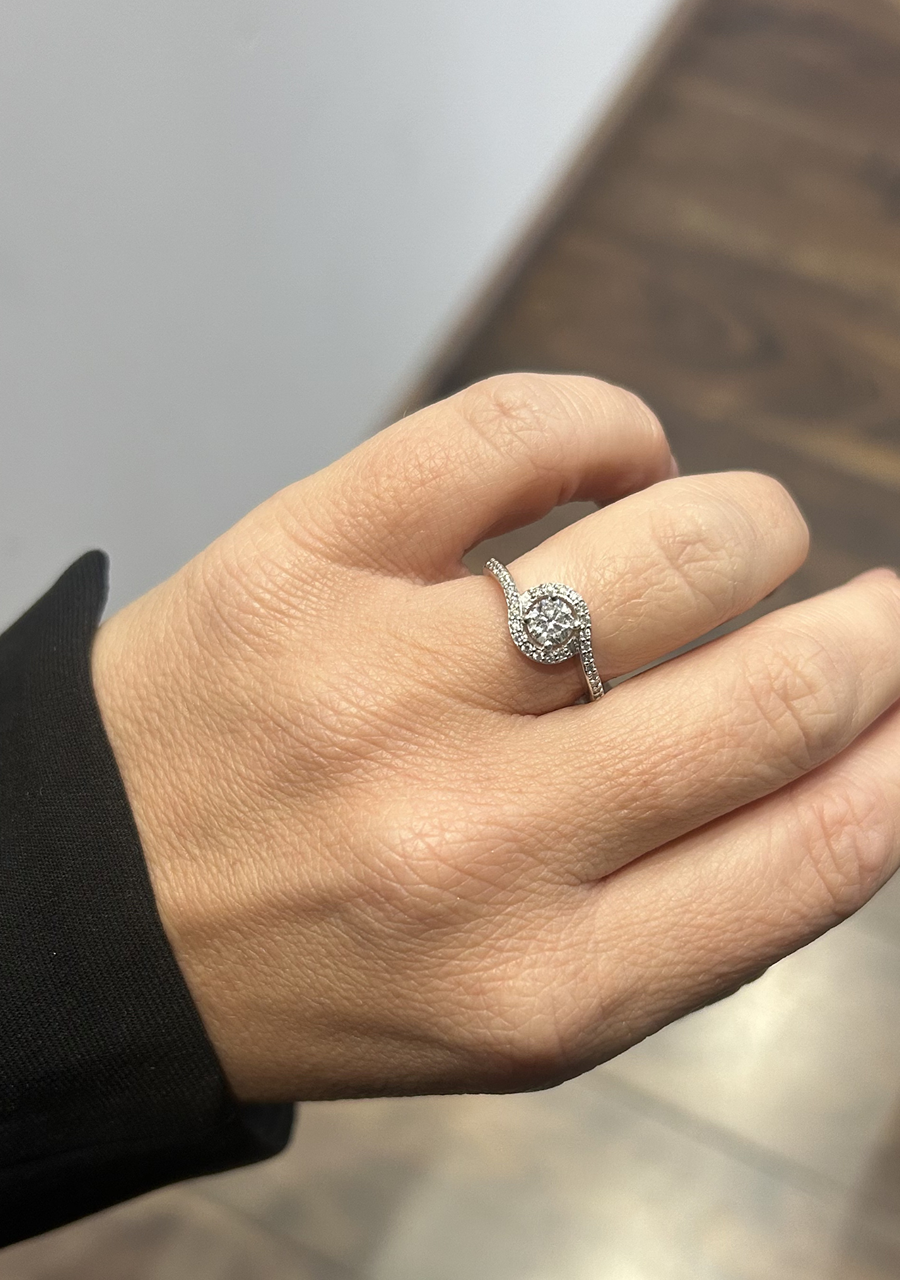 18ct White Gold Round Brilliant Diamond Wrap Around Shoulder Halo Ring