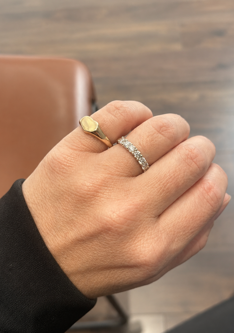 9ct Yellow Gold Heart Signet Style Ring