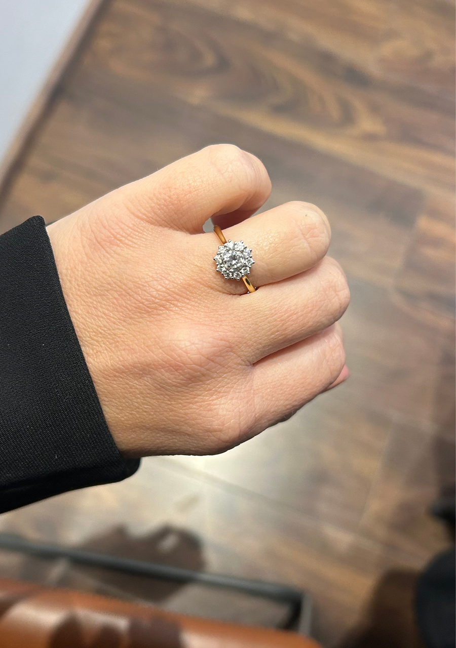 18ct Yellow Gold Round Brilliant Centre Diamond with Accent Round Brilliant Diamond Cluster Ring