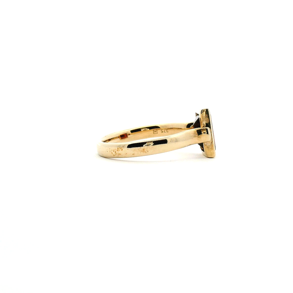 Garnet 9k Yellow Gold Bezel Set Ring