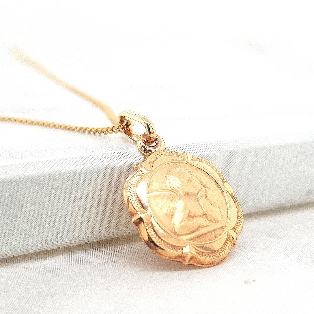 9ct Yellow Gold 14mm Angel Pendant with Scalloped Edges
