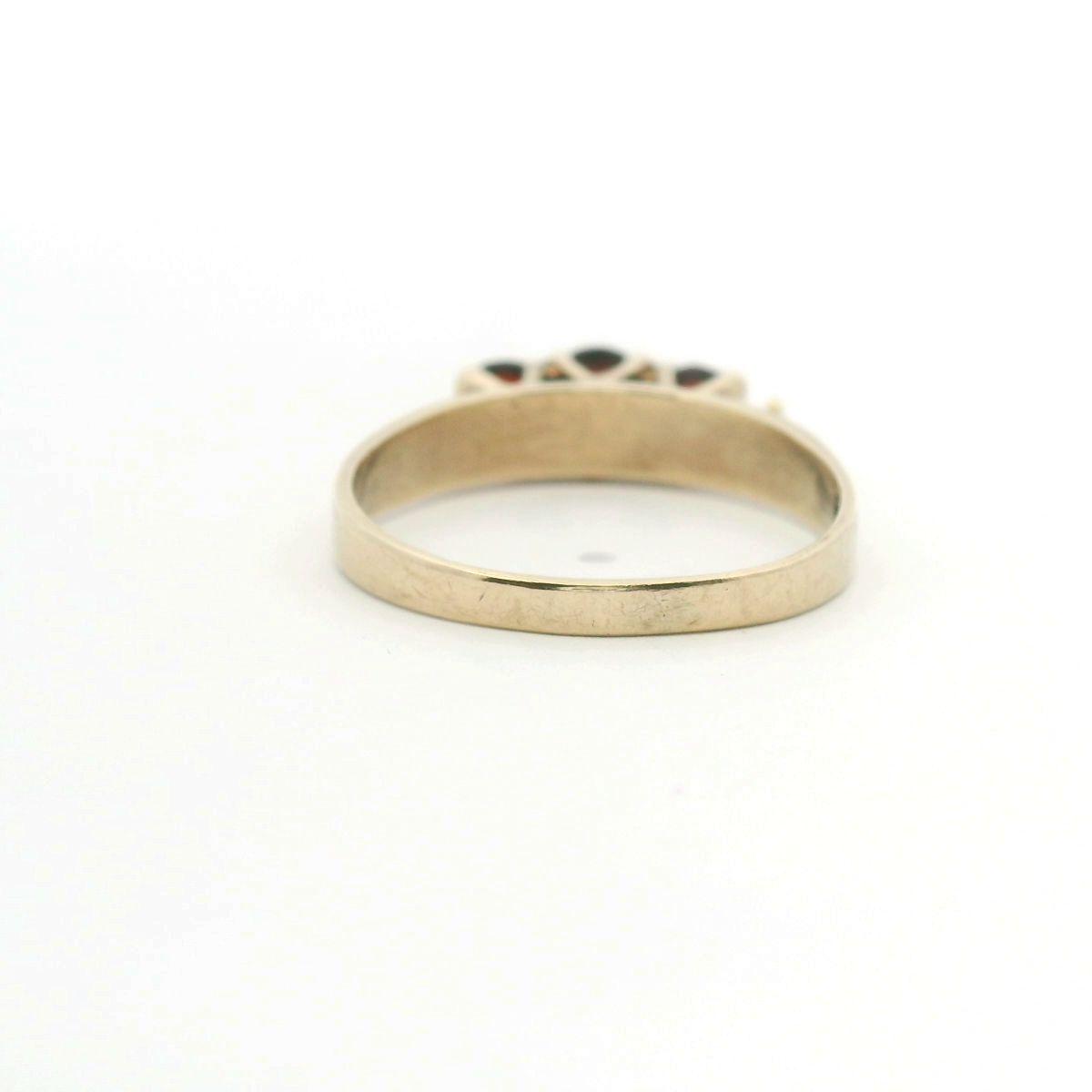 Estate 9ct Yellow Gold Round Garnet Ring