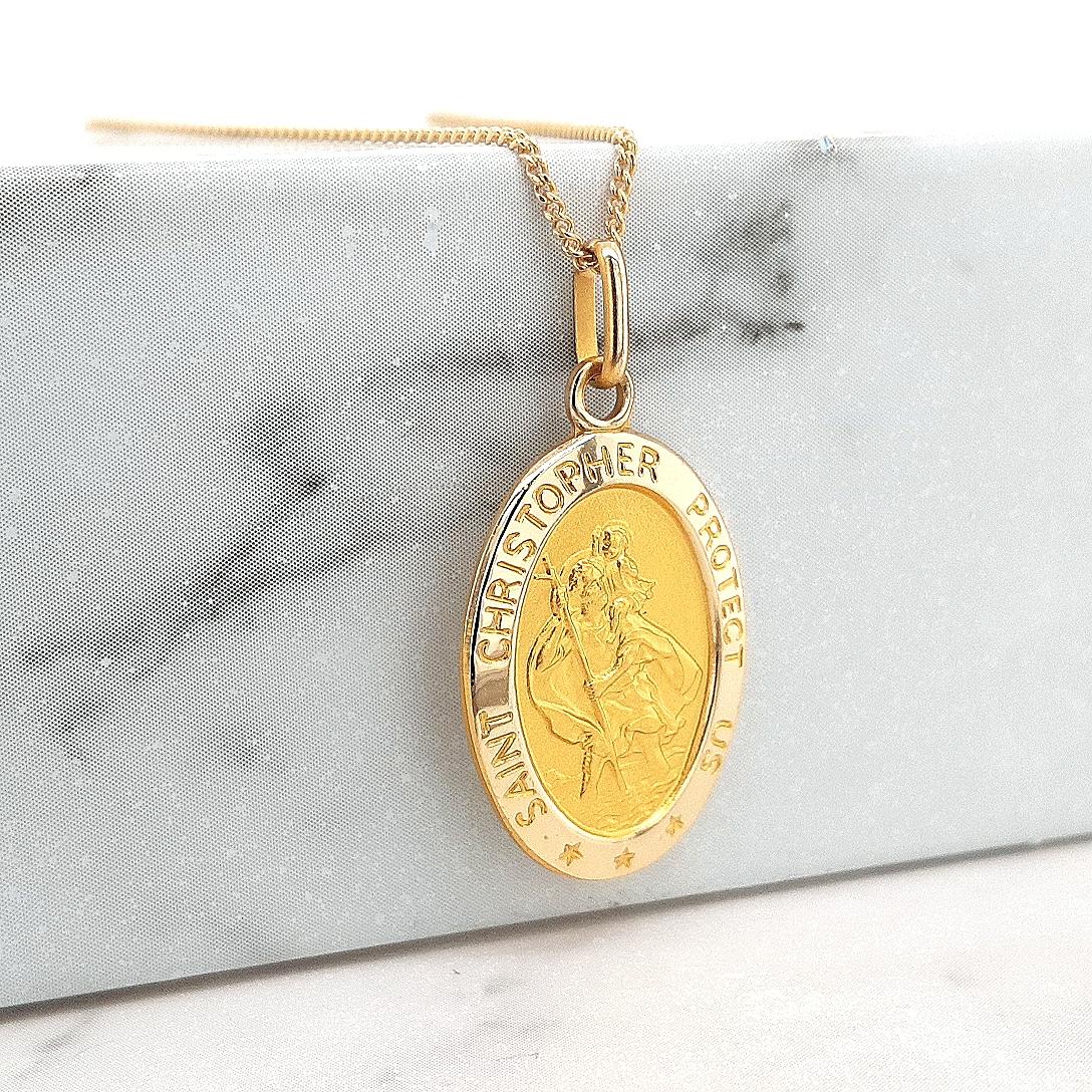 9ct Yellow Gold St Christopher 15x20mm Oval Pendant