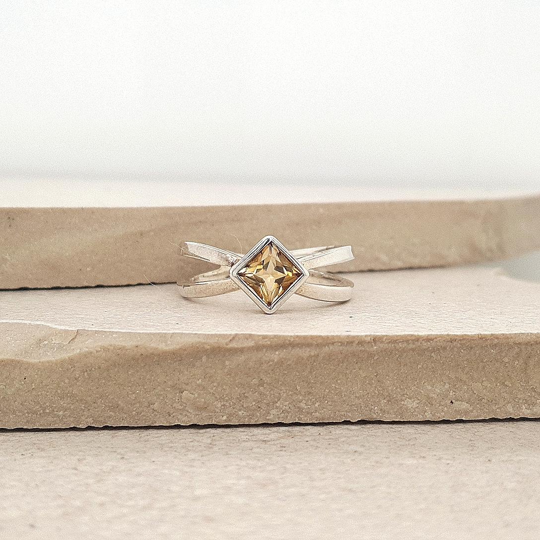 Sterling Silver 5mm Citrine Split Band Ring