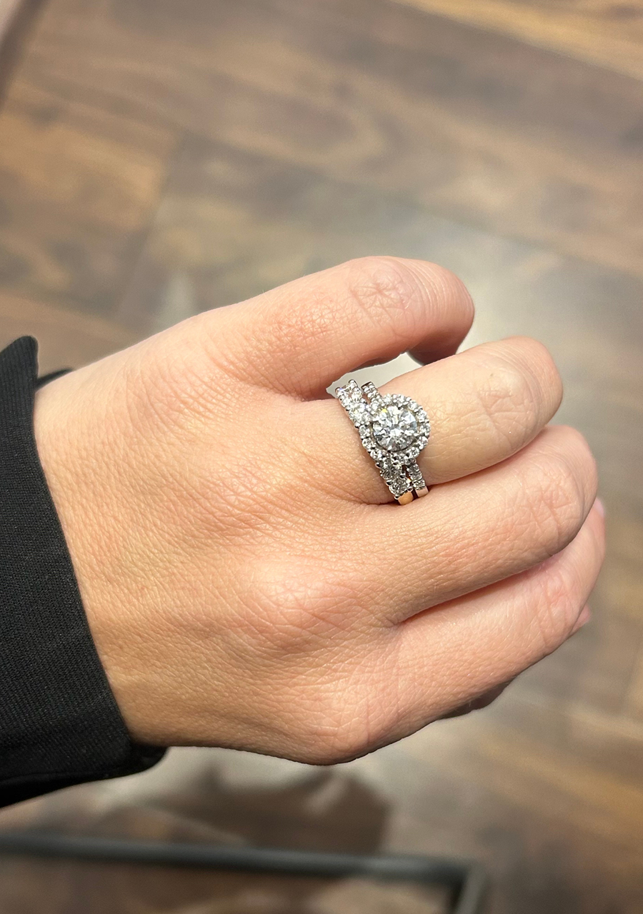 Lab Grown Diamond 18ct White Gold 1.01ct Round Brilliant Cut Halo Ring