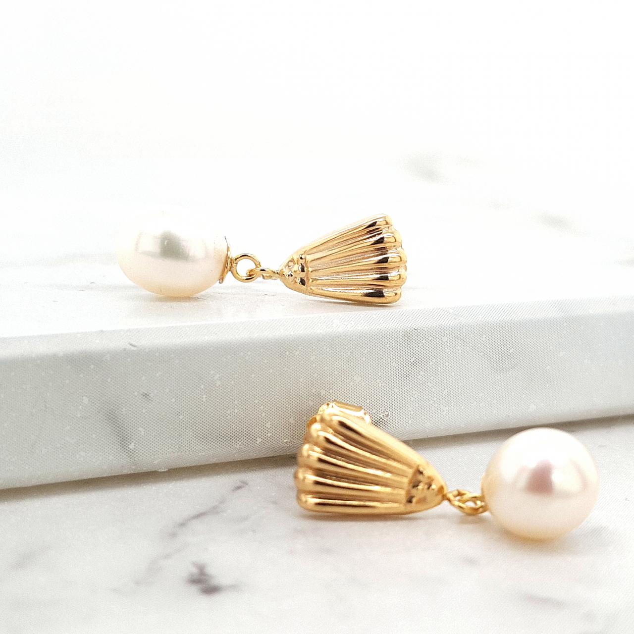 9ct Yellow Gold Pearl Drop Earrings