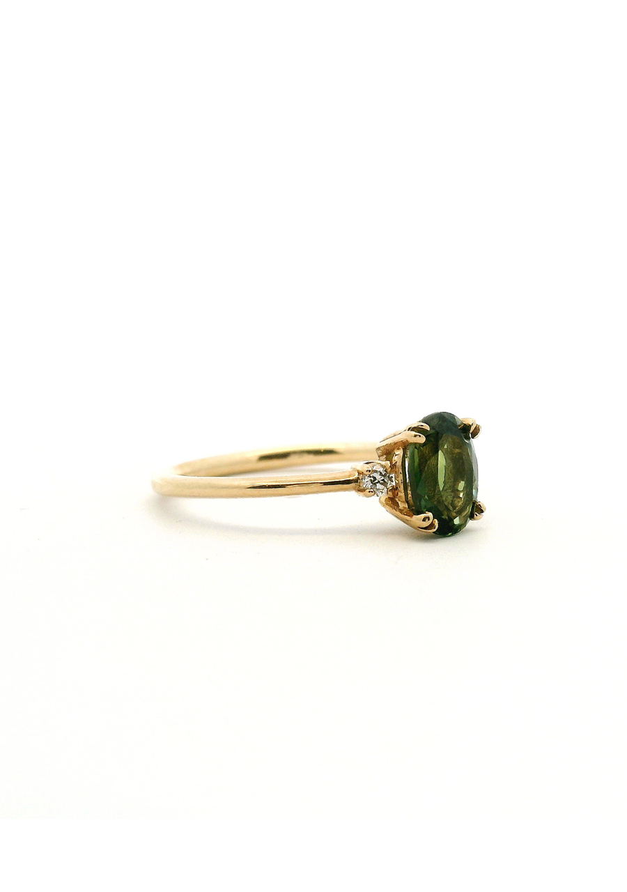 9ct Yellow Gold Double Claw Green Sapphire & Diamond Ring