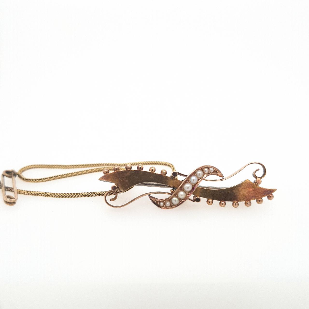 15ct Yellow Gold Seed Pearl Brooch with Wheat Safety Chain