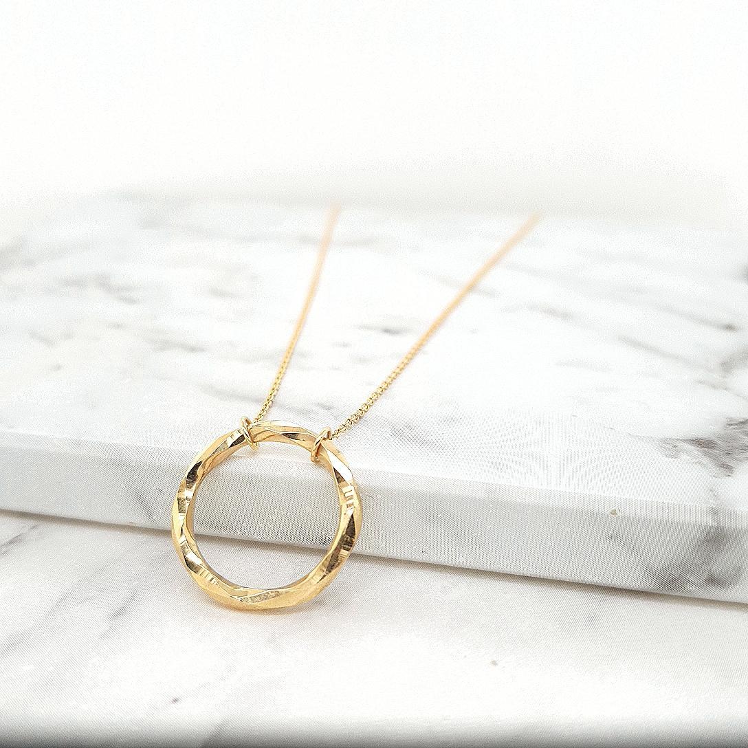 9ct Yellow Gold Hollow Ring Pendant Necklace