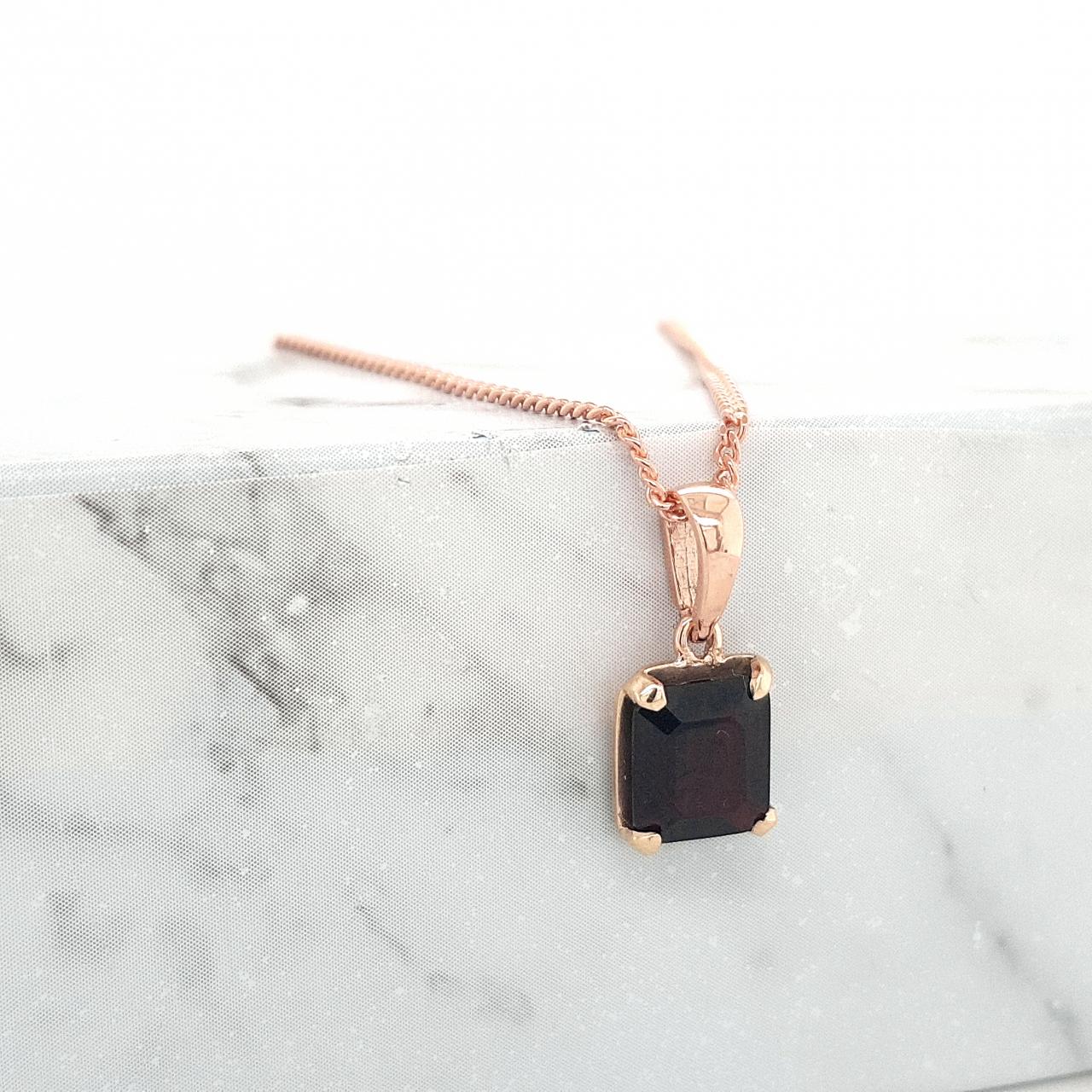 Garnet 9k Rose Gold Claw Set Pendant
