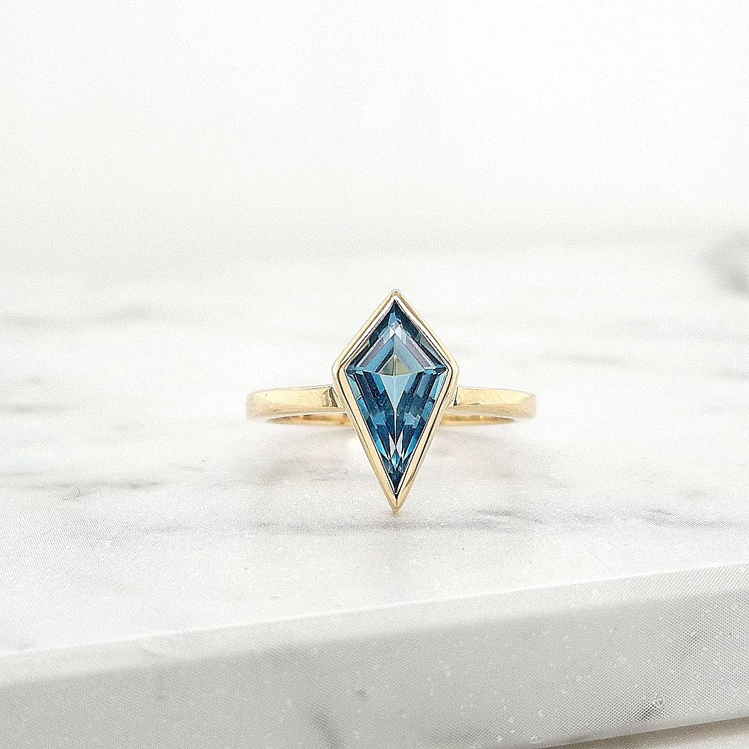 London Blue Topaz 9ct Yellow Gold Kite Shape Bezel Set Ring