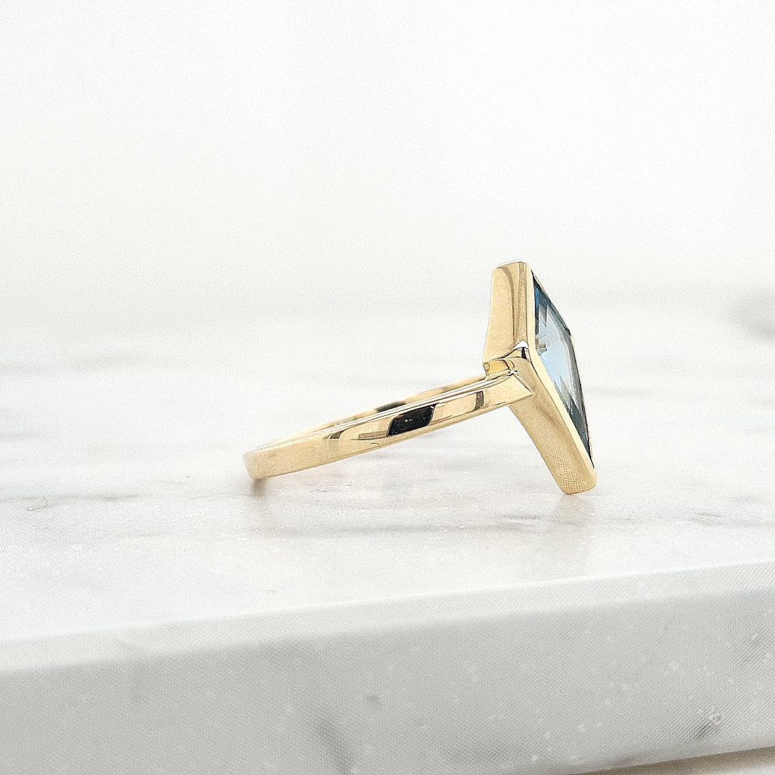 London Blue Topaz 9ct Yellow Gold Kite Shape Bezel Set Ring