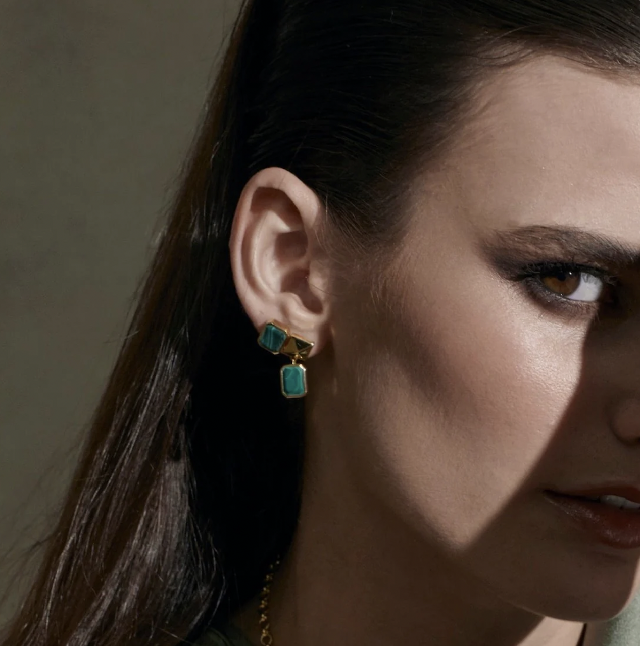 Silk & Steel Athena Drop Earrings with Bezel Set Pendant in Green Malachite