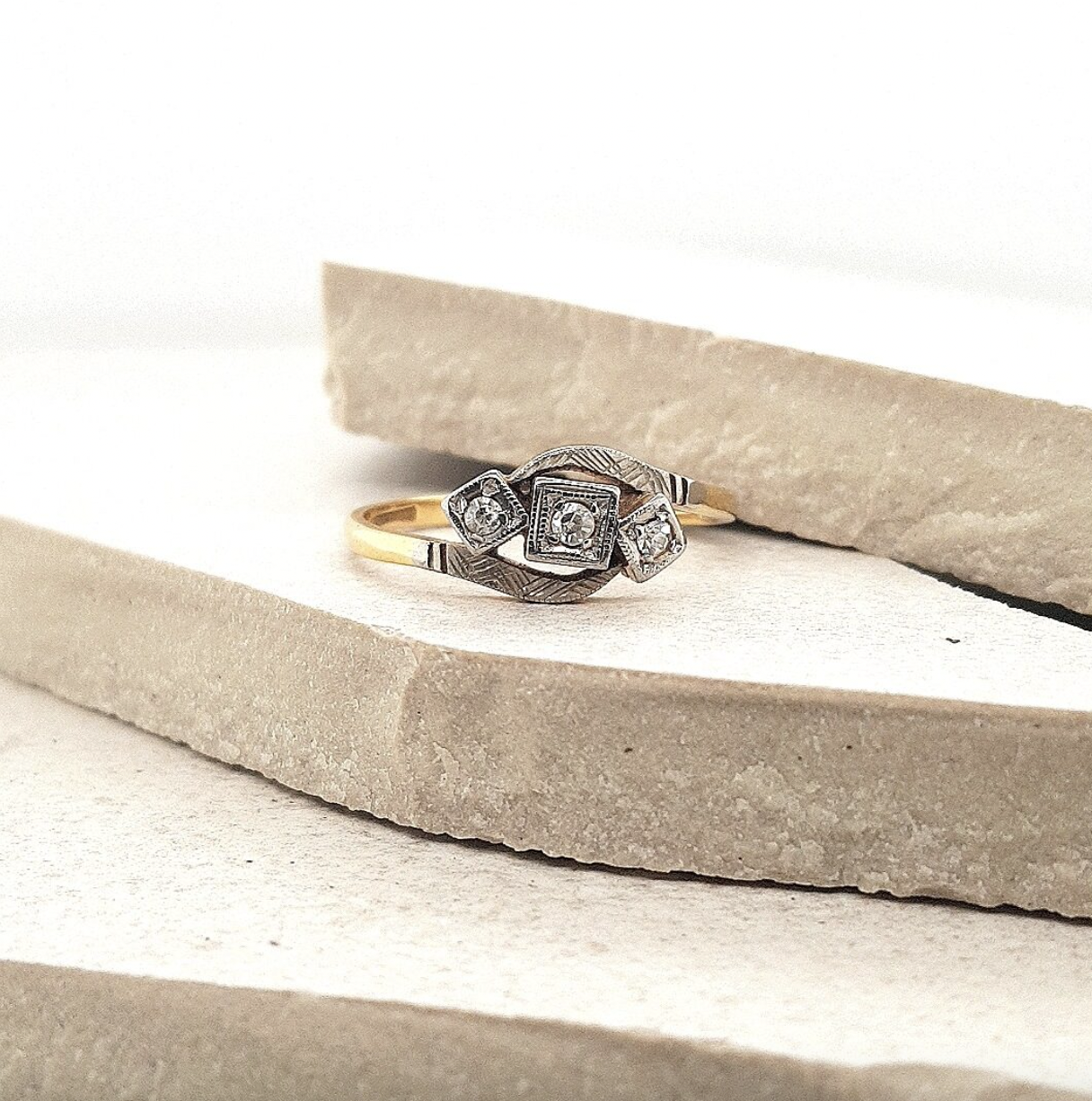 Estate 10ct Yellow Gold Diamond Band