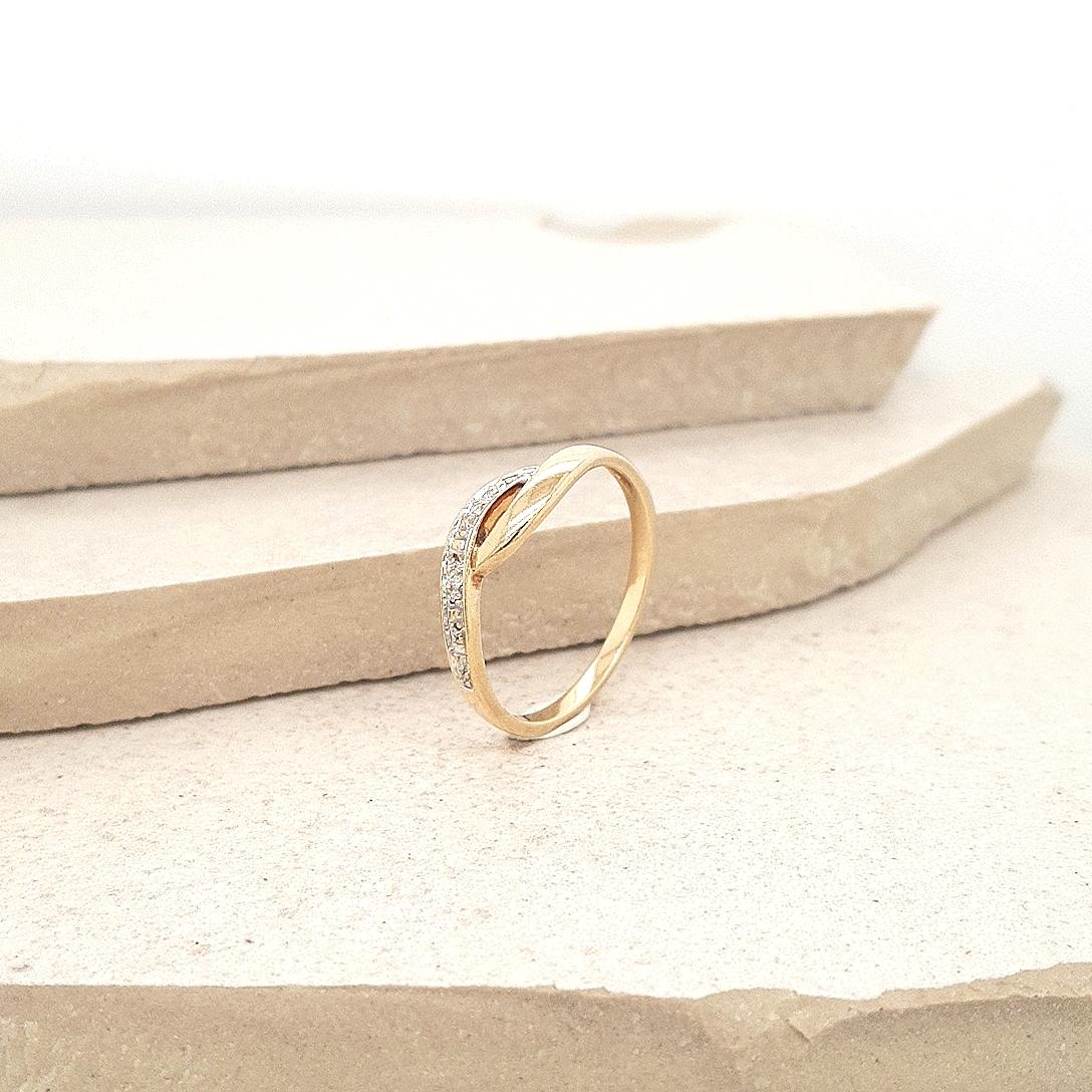 Estate 9ct Yellow Gold Diamond Ring