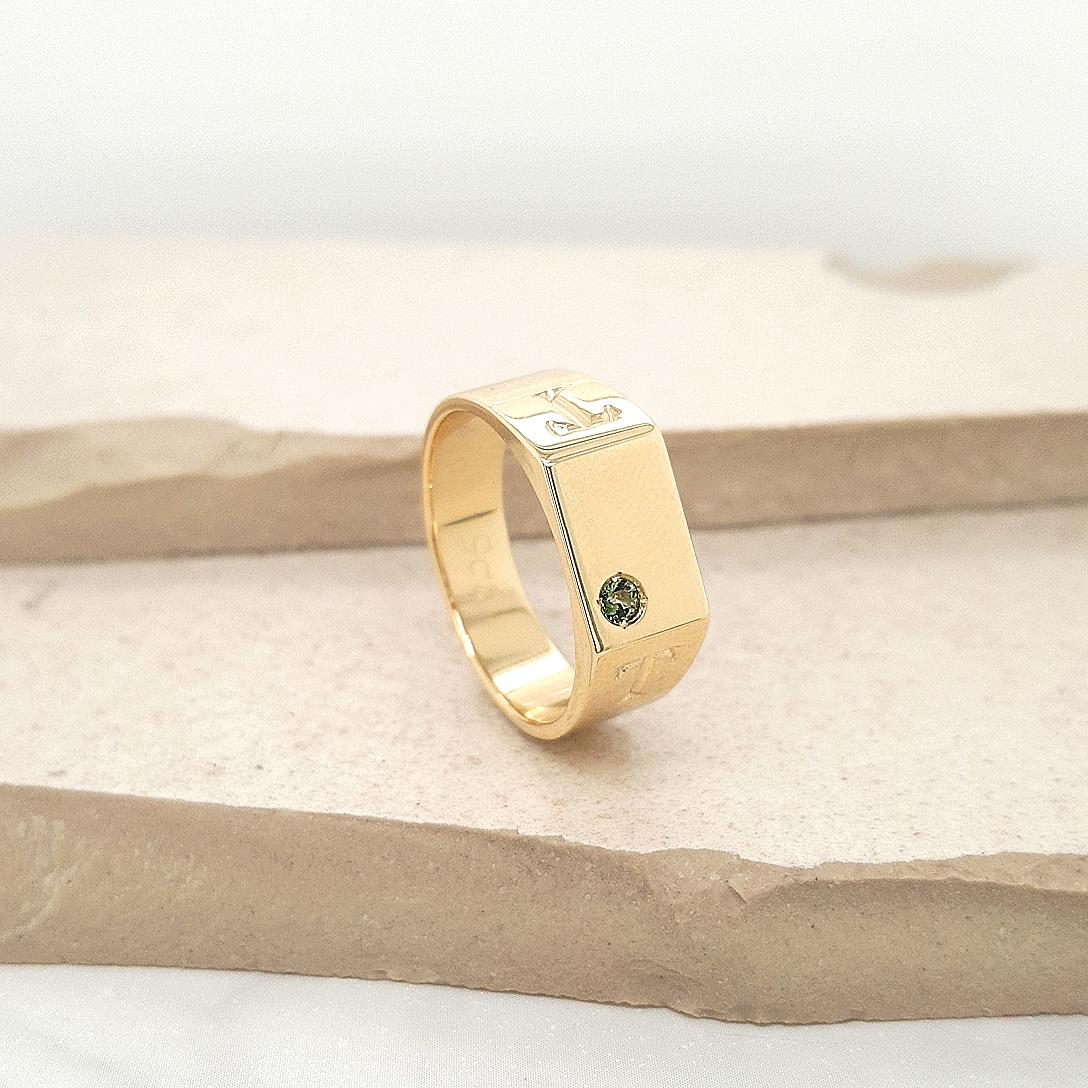 9ct Yellow Gold Flat Top Signet Ring with Green Tourmaline