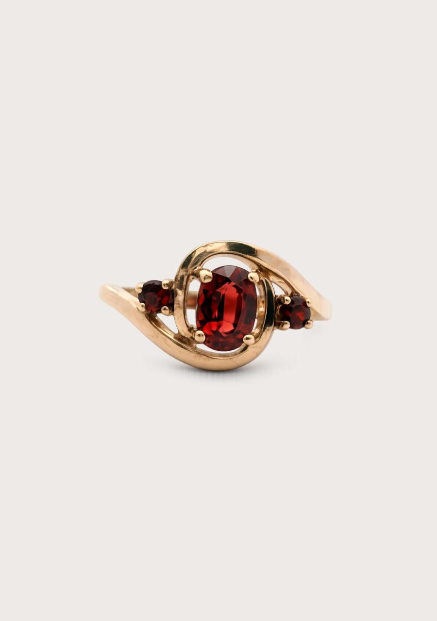 Estate 9ct Yellow Gold Garnet Three Stone Ring