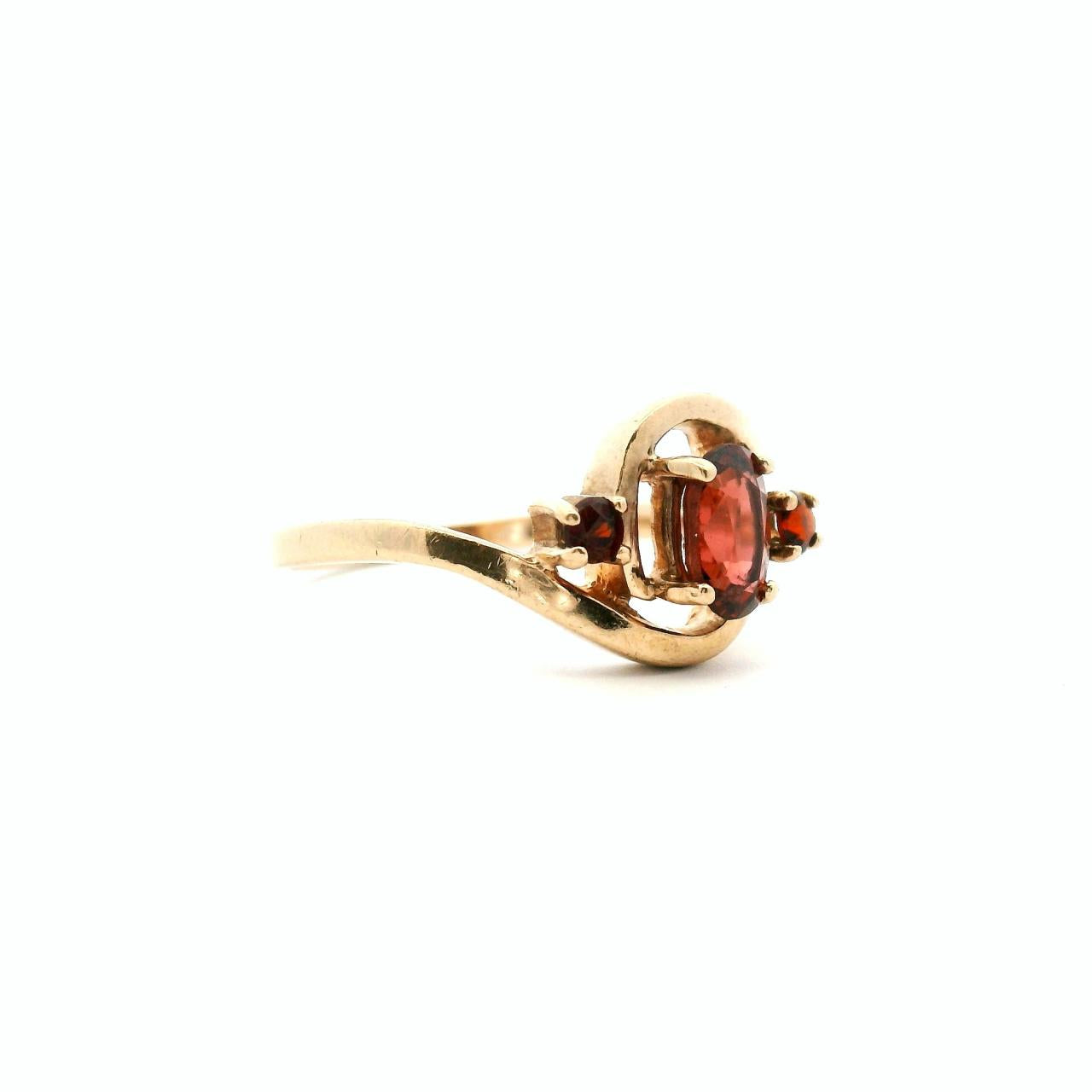 Estate 9ct Yellow Gold Garnet Three Stone Ring