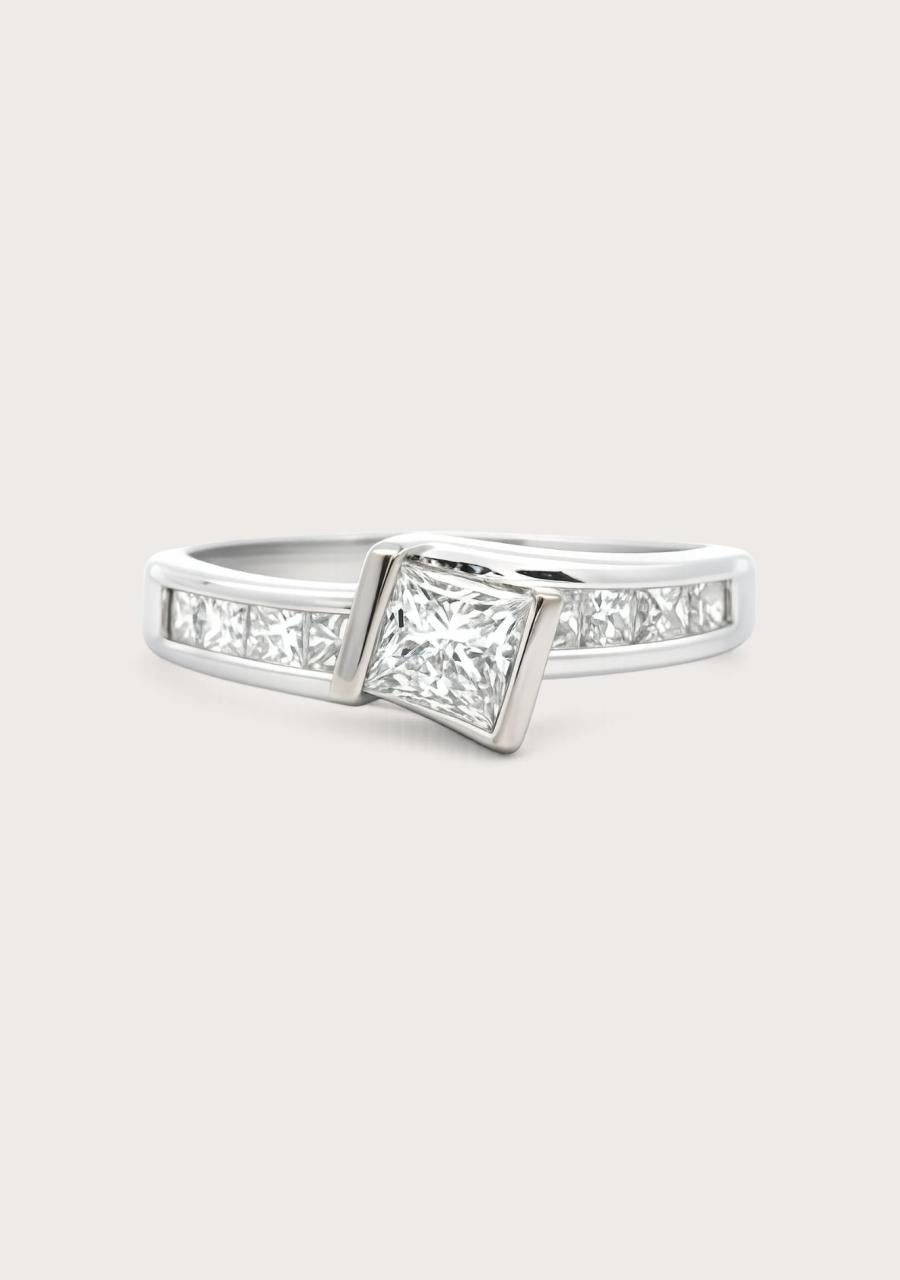 Estate 18ct White Gold Princess Cut Diamond Ring