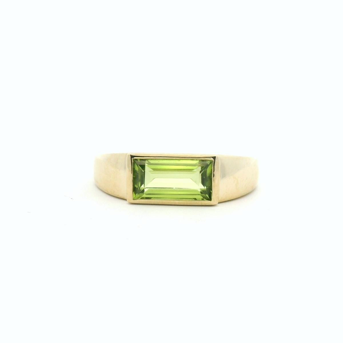 Peridot 9ct Yellow Gold Ring