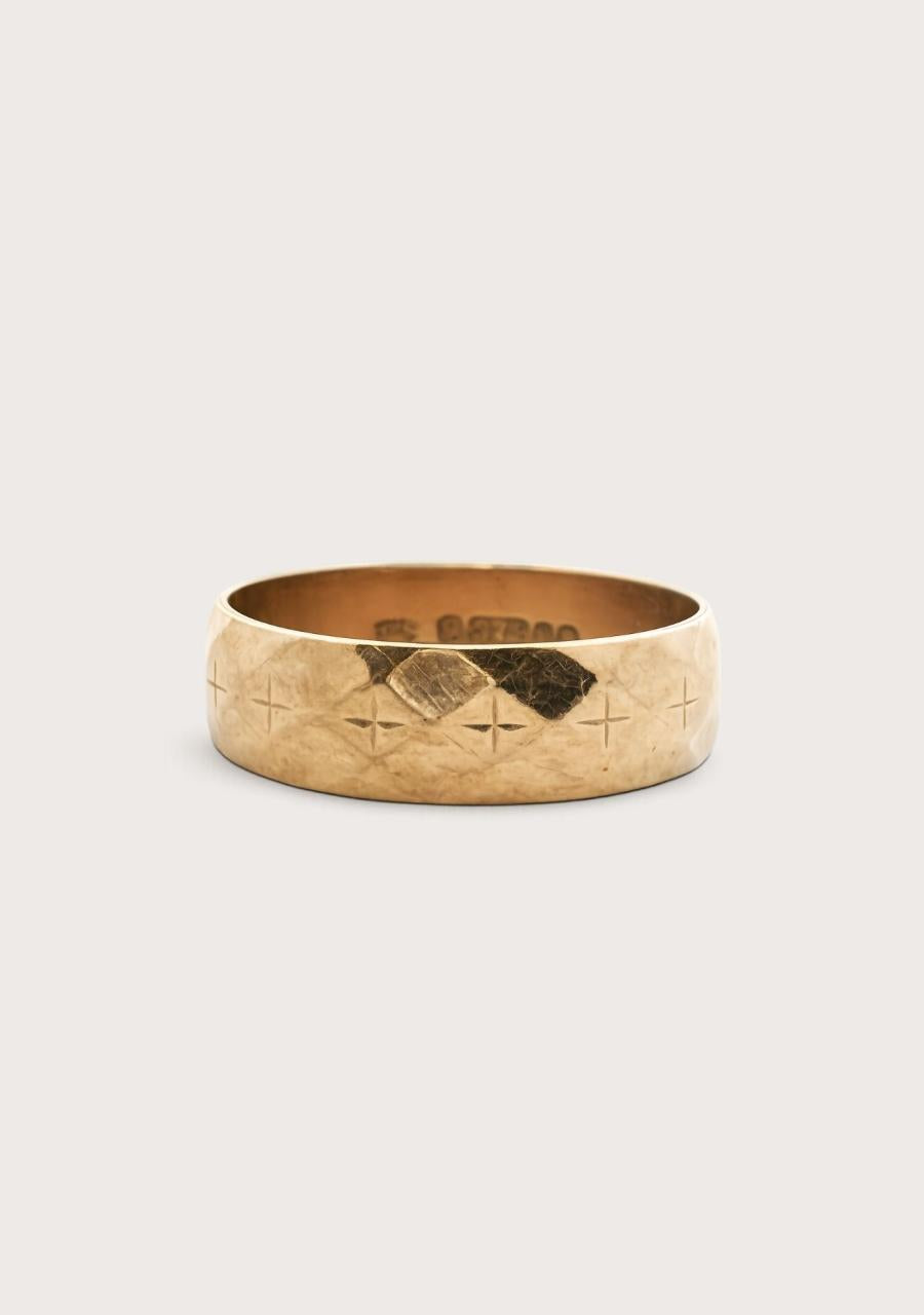 Estate 9ct Yellow Gold Faceted 5.9mm Band