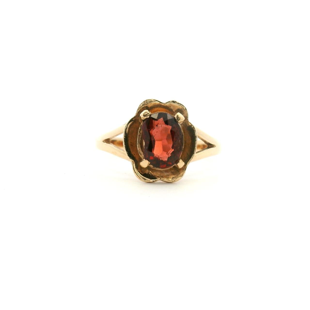 Estate 9ct Yellow Gold Garnet Ring