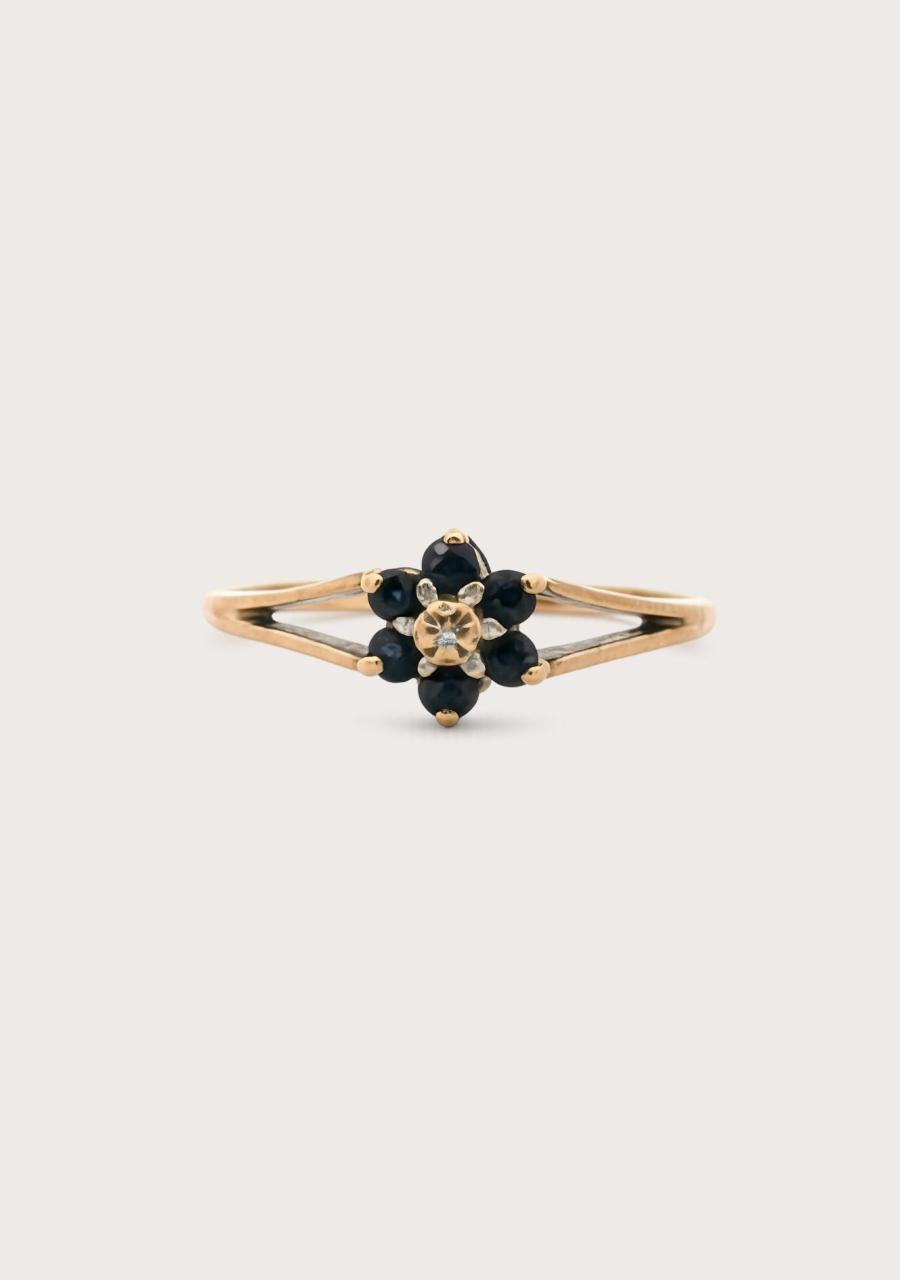 Estate 9ct Yellow Gold Sapphire & Diamond Cluster Ring Ring Size: M Weight: 1.05g