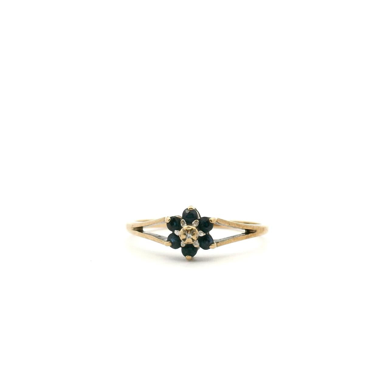 Estate 9ct Yellow Gold Sapphire & Diamond Cluster Ring Ring Size: M Weight: 1.05g