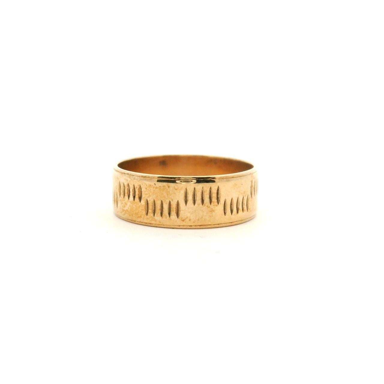 Estate 9ct Yellow Gold Engraved 6mm Wide Band Ring Size: O Weight: 3.04g