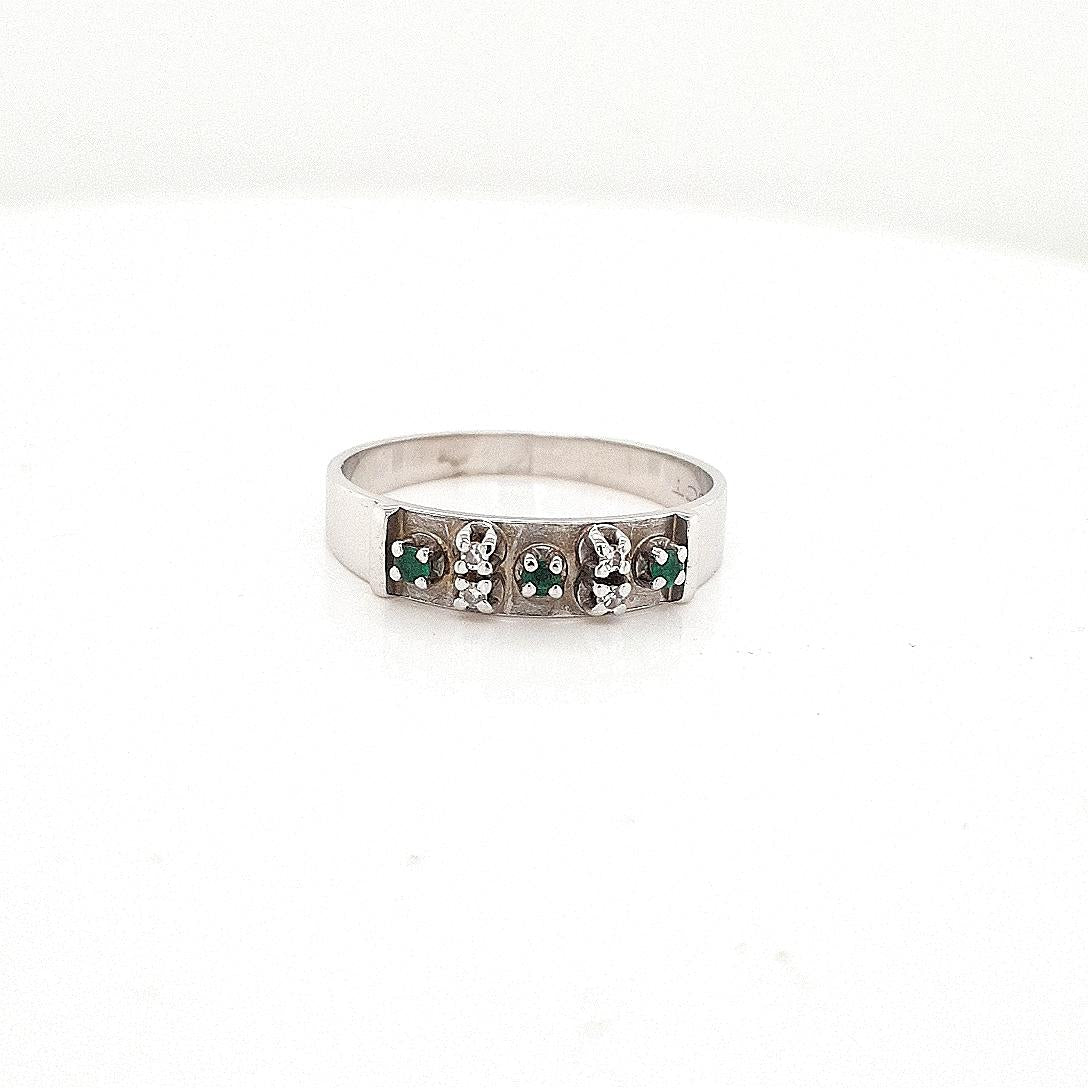 Estate 18ct White Gold Emerald & Diamond Band