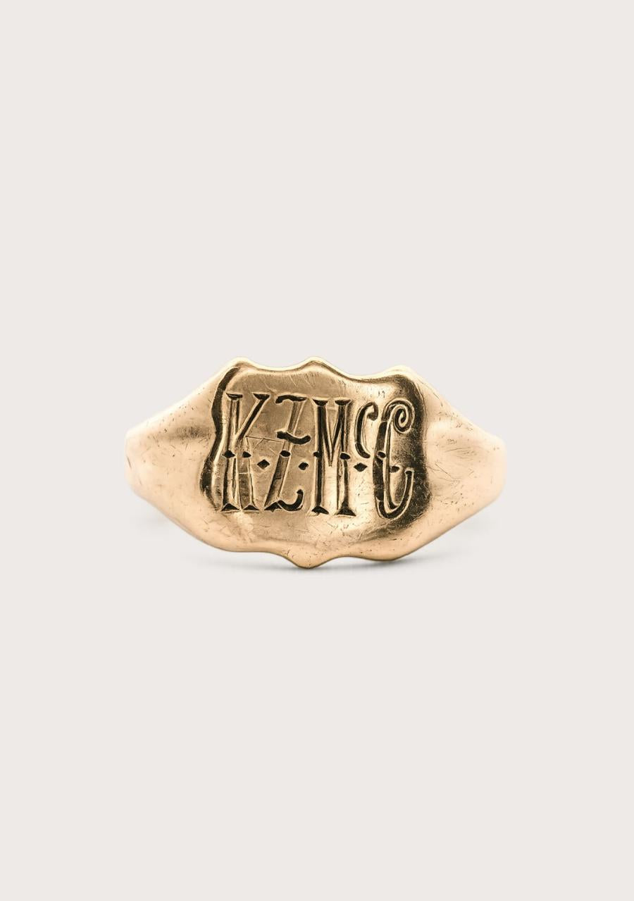 Estate 9ct Yellow Gold Engraved Shield Signet Ring