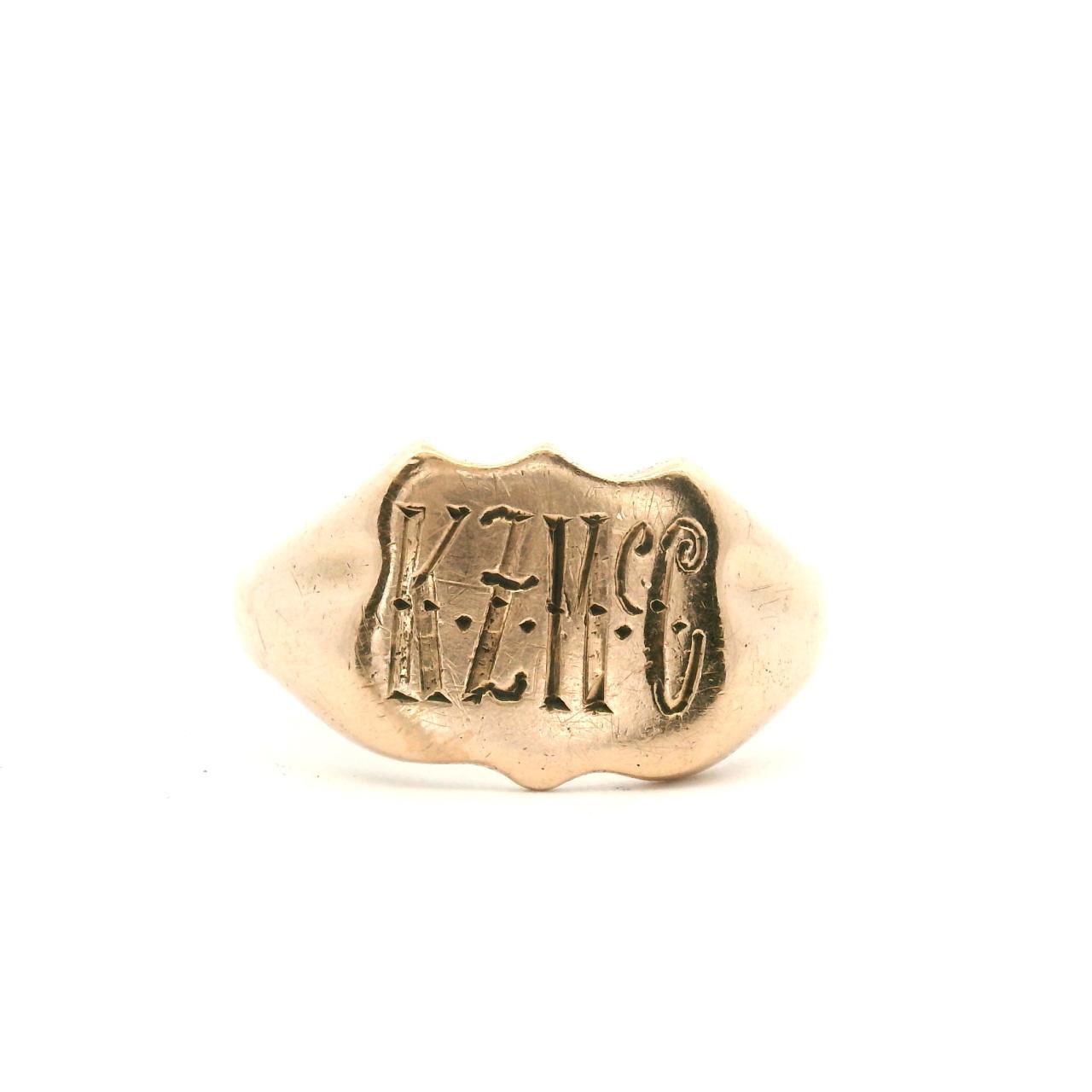 Estate 9ct Yellow Gold Engraved Shield Signet Ring