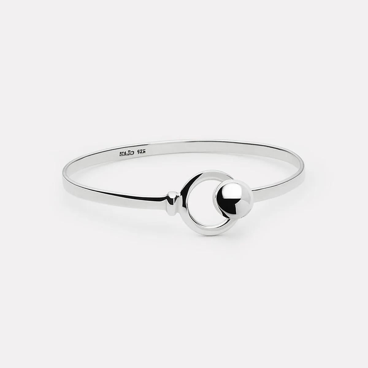 Najo Sterling Silver Aurora Flat Wire Tension Bangle with Round Loop with 10mm Tumbaga Domed Hook