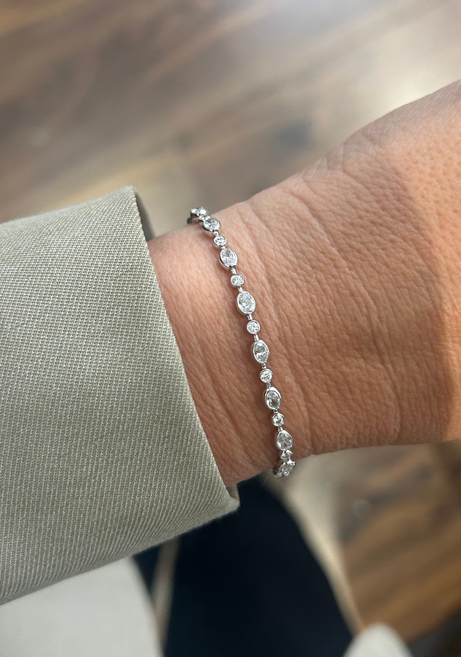 10ct White Gold Round & Oval Laboratory Grown Diamond Bezel Set Tennis Bracelet