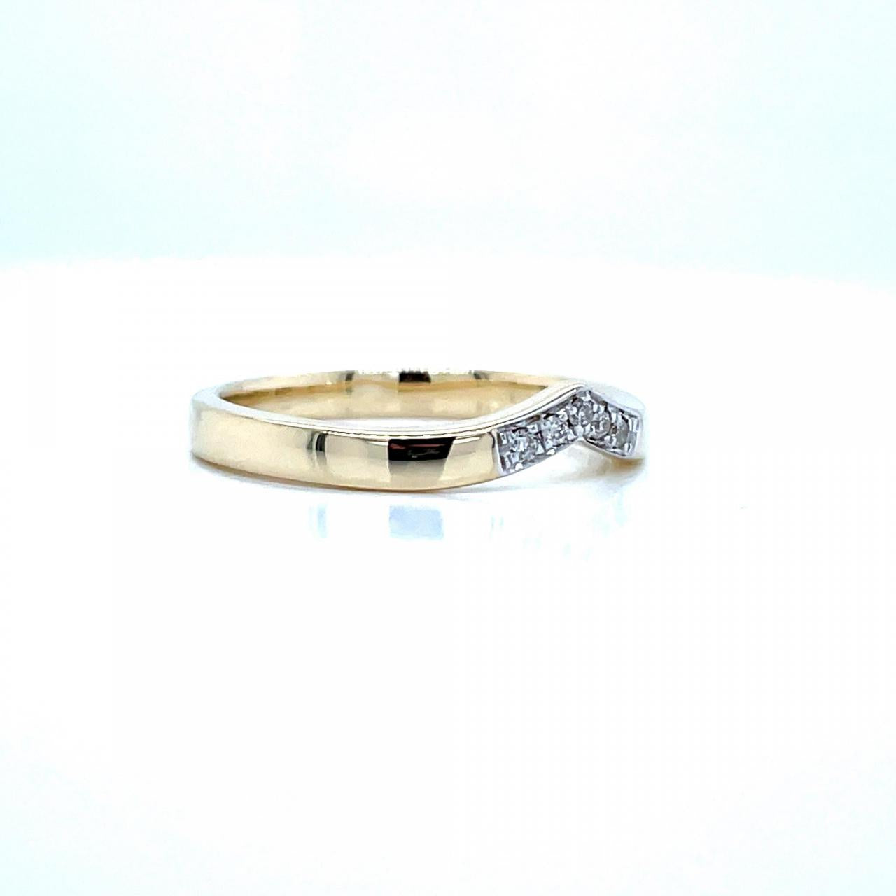 9ct Yellow Gold Diamond V Shape Ring