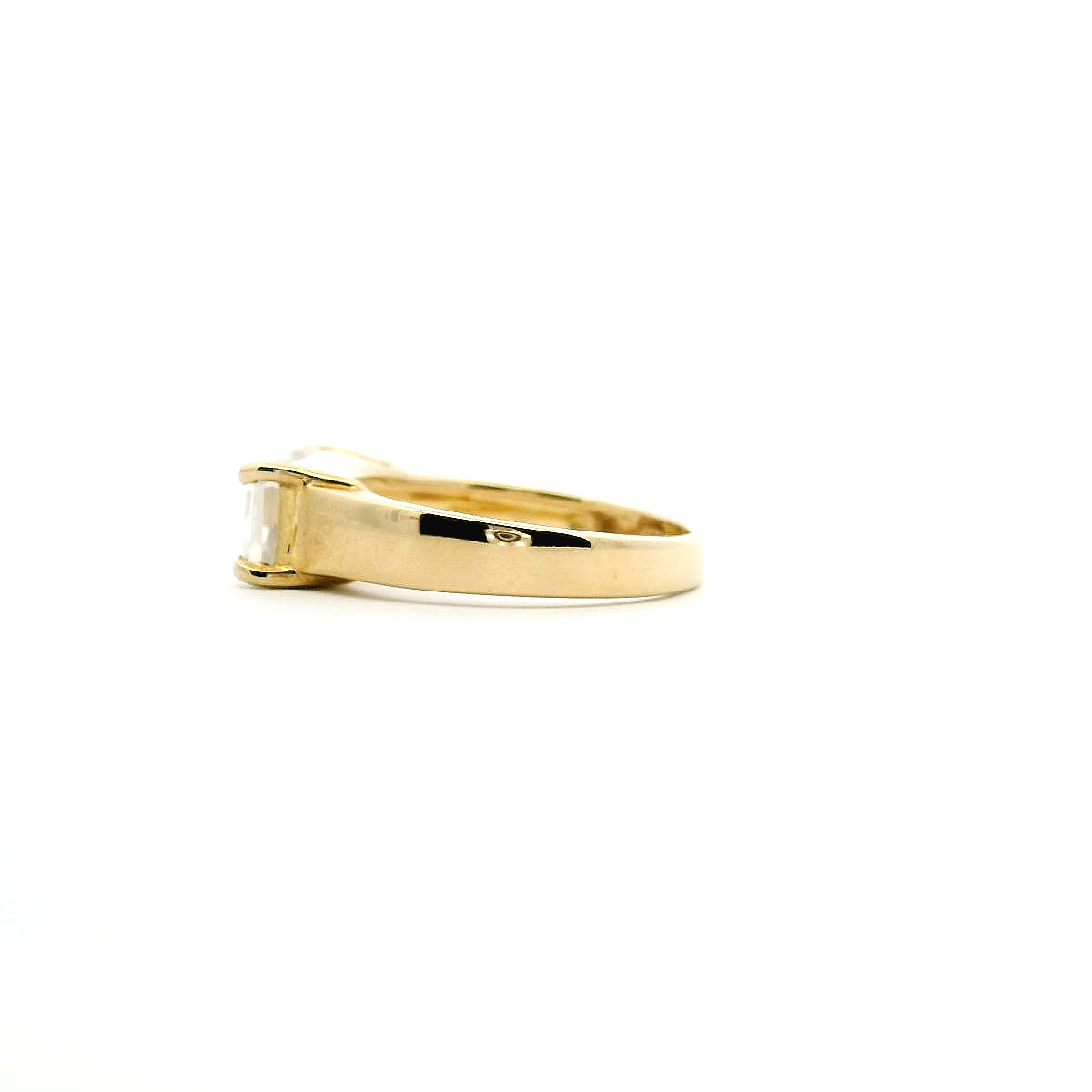 Clear Quartz 9ct Yellow Gold East West Ring