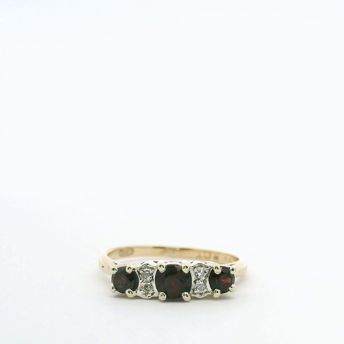 Estate 9ct Yellow Gold Garnet & Diamond Ring