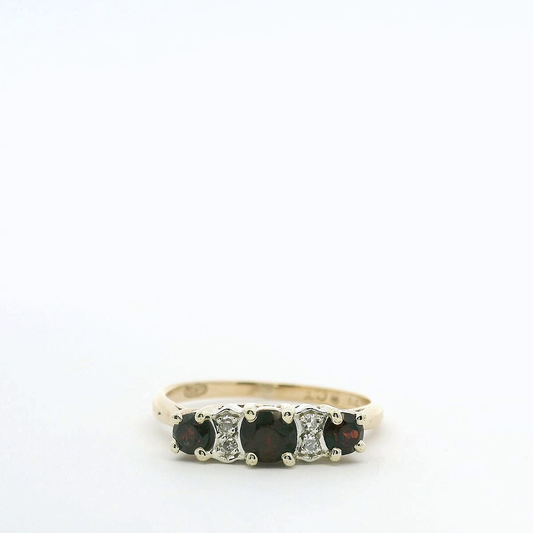 Estate 9ct Yellow Gold Garnet & Diamond Ring