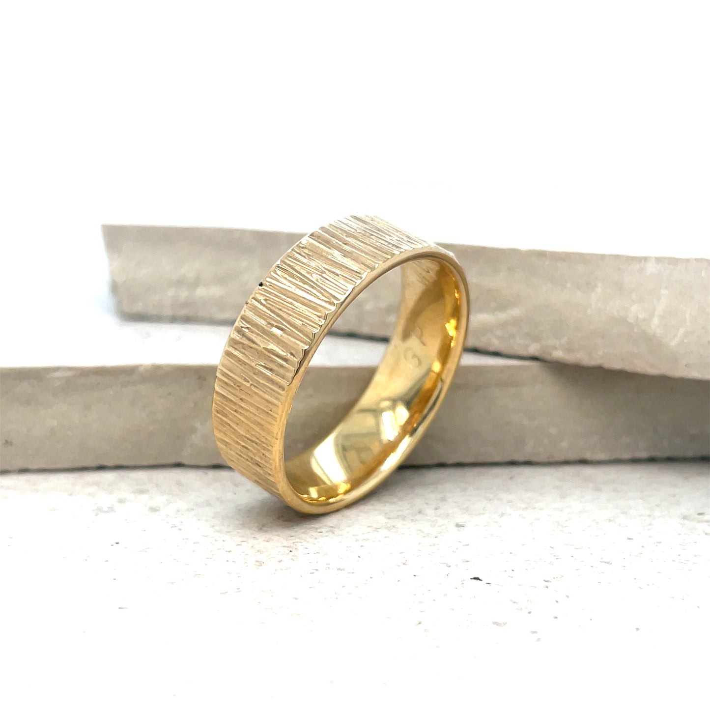 9ct Yellow Gold 8mm Machine Engraved Ring