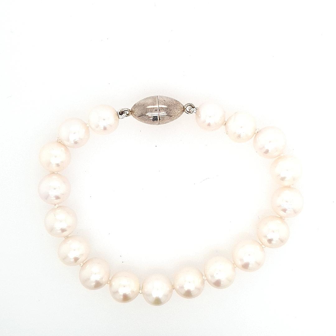 Freshwater Pearl 9-9.5mm Bracelet with Sterling Silver Magnetic Clasp