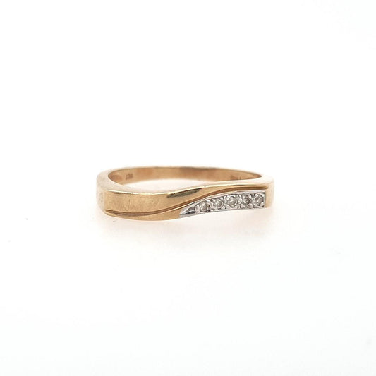 9ct Yellow Gold Diamond Slight Curved Ring