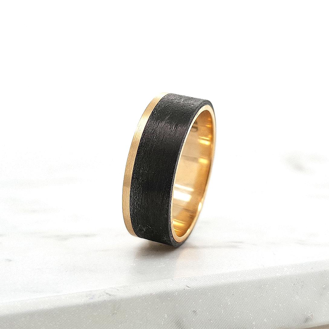 9ct Yellow Gold & Brushed Carbon Fibre 7mm Ring