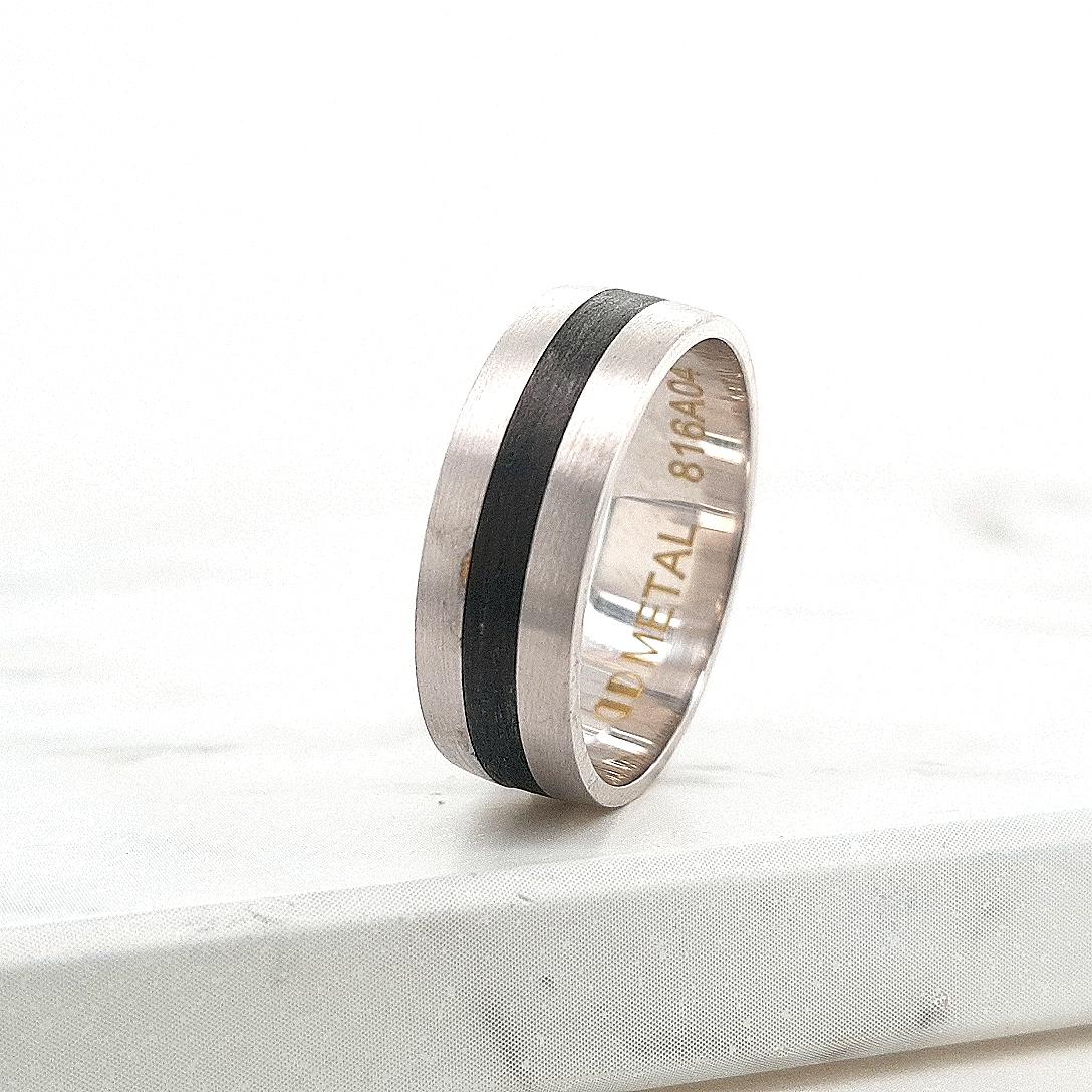 9ct White Gold & Carbon Fibre 7mm Ring