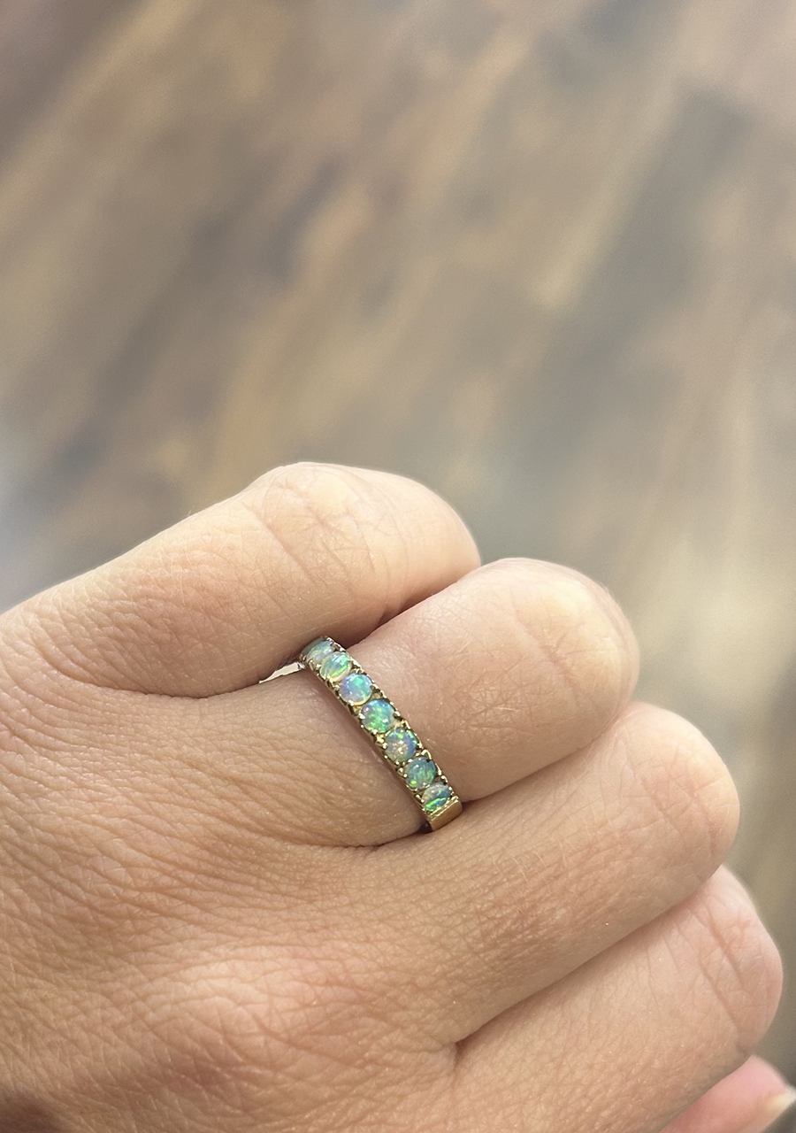 9ct Yellow Gold  Opal Scallop Set Ring