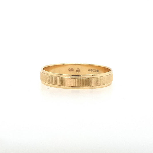 9ct Yellow Gold Hollow Ribbed Center Ring