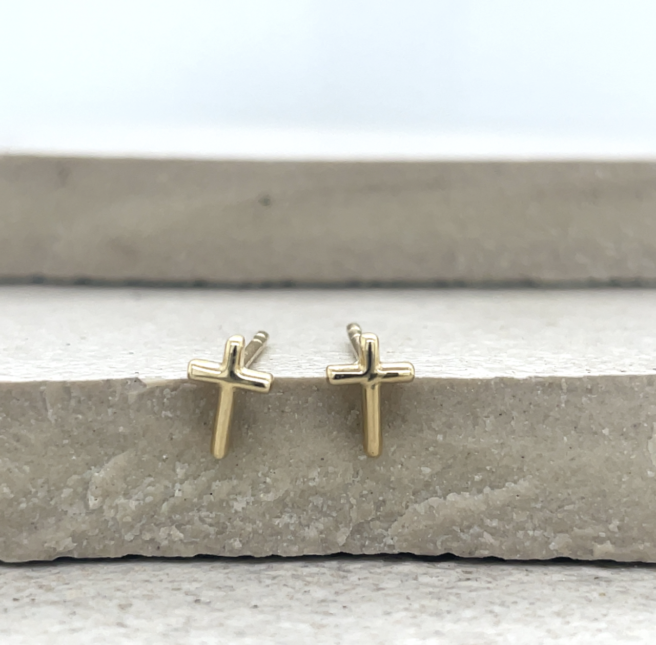 Cross Stud Earrings in 9ct Yellow Gold