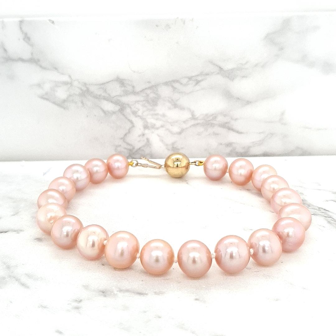 Pink Freshwater Pearl with 9ct Gold Clasp Bracelet